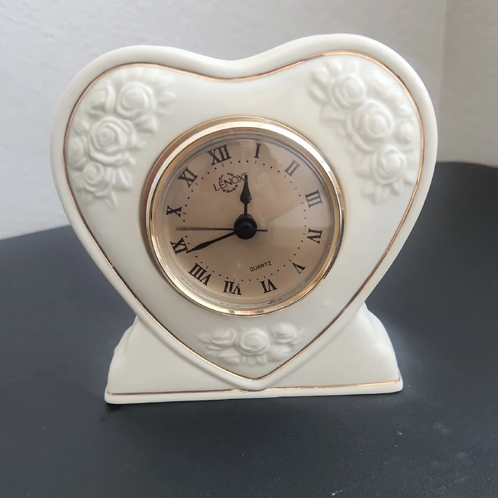 Lenox Ivory Heart Clock with Gold Accents